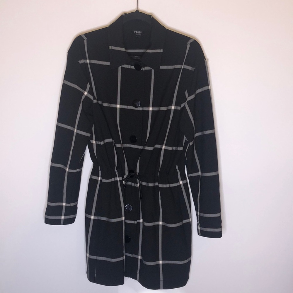 Fabulous Worth Button Up Dress with tie waist. It’s a gorgeous dress! EUC